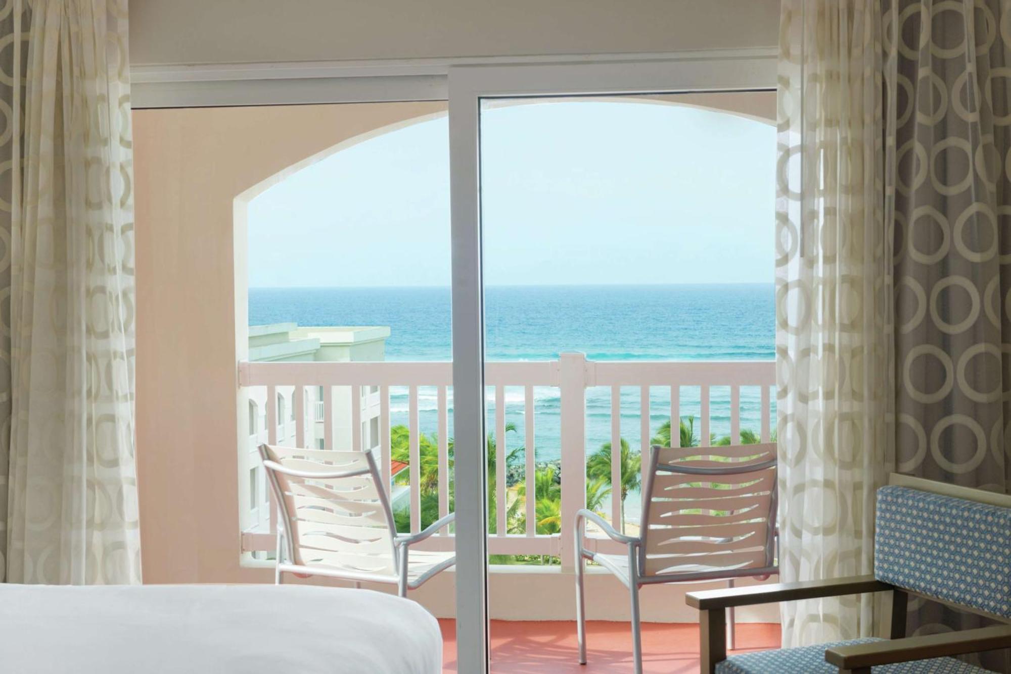 Embassy Suites By Hilton Dorado Del Mar Beach Resort Kültér fotó