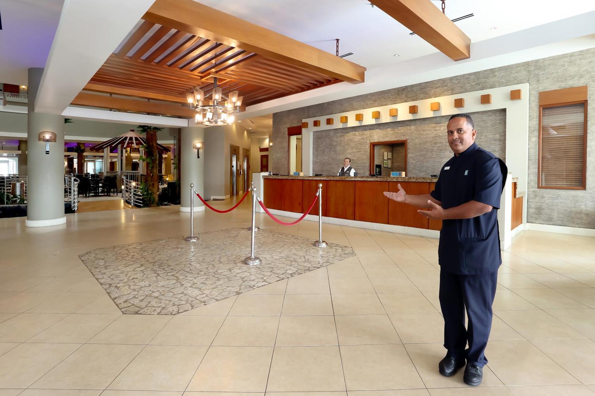 Embassy Suites By Hilton Dorado Del Mar Beach Resort Kültér fotó