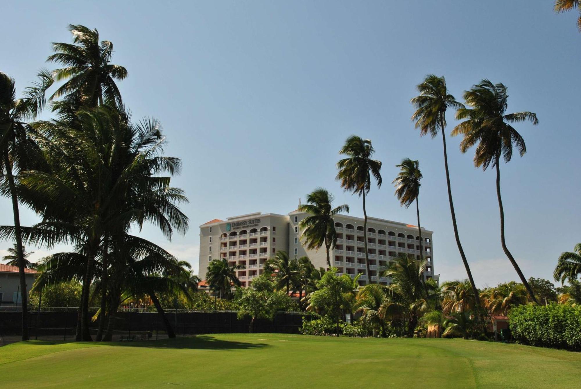 Embassy Suites By Hilton Dorado Del Mar Beach Resort Kültér fotó