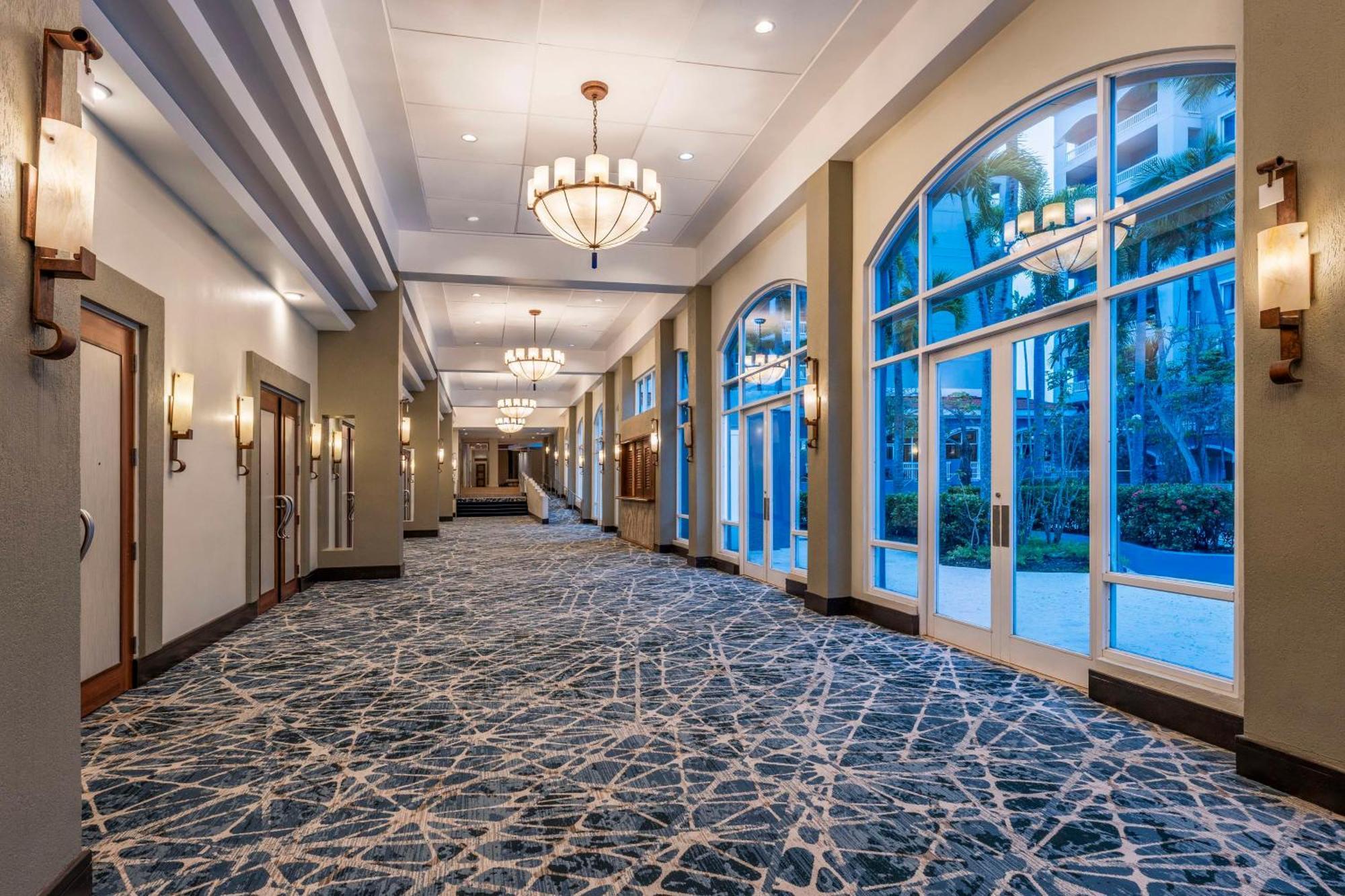 Embassy Suites By Hilton Dorado Del Mar Beach Resort Kültér fotó